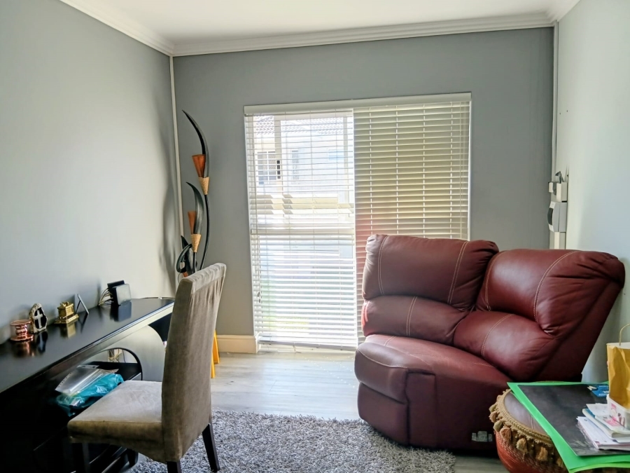 5 Bedroom Property for Sale in Beacon Bay Eastern Cape